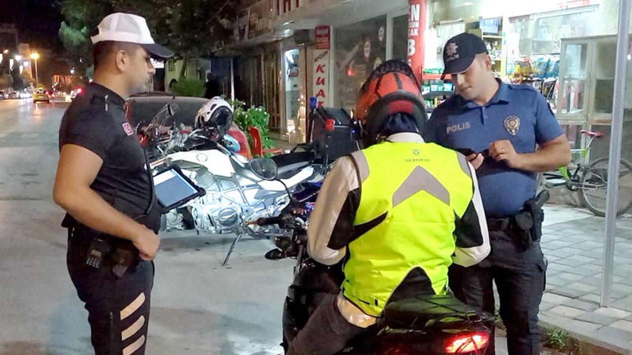 Manisa'da polis motosiklet uygulaması yaptı