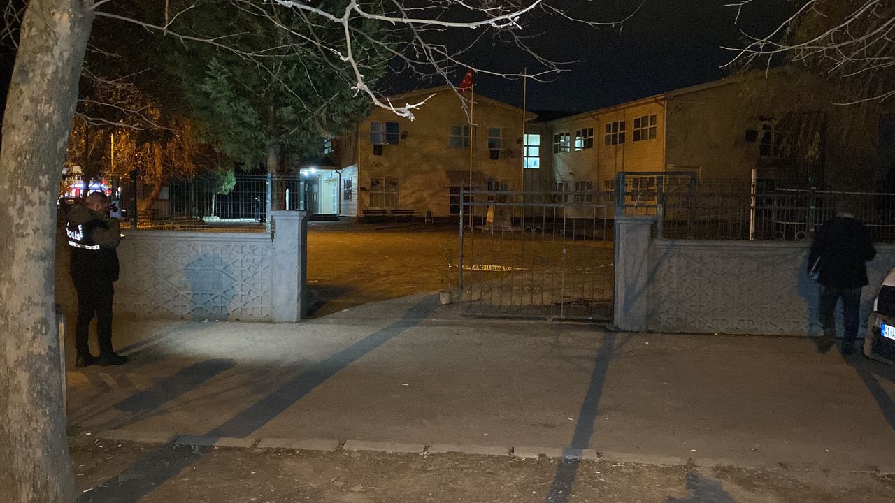 3 çocuk babası okul bahçesinde saldırıya uğradı