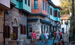 Antalya Kaleiçi, tarihi dokusu ve eğlence merkezi olarak turistlerin gözdesi