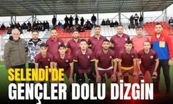 Selendi Belediyespor'un yeni stadında ilk maçı başarılı