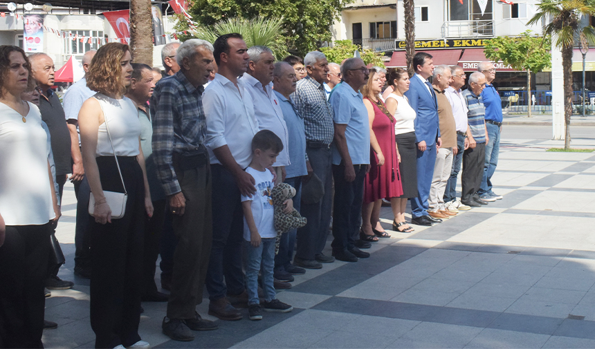CHP, Kuruluşunun 100. Yılında Atatürk Anıtı'nda Çelenk Sunumu ve Anma Töreniyle Buluştu chp sarıgöl 0