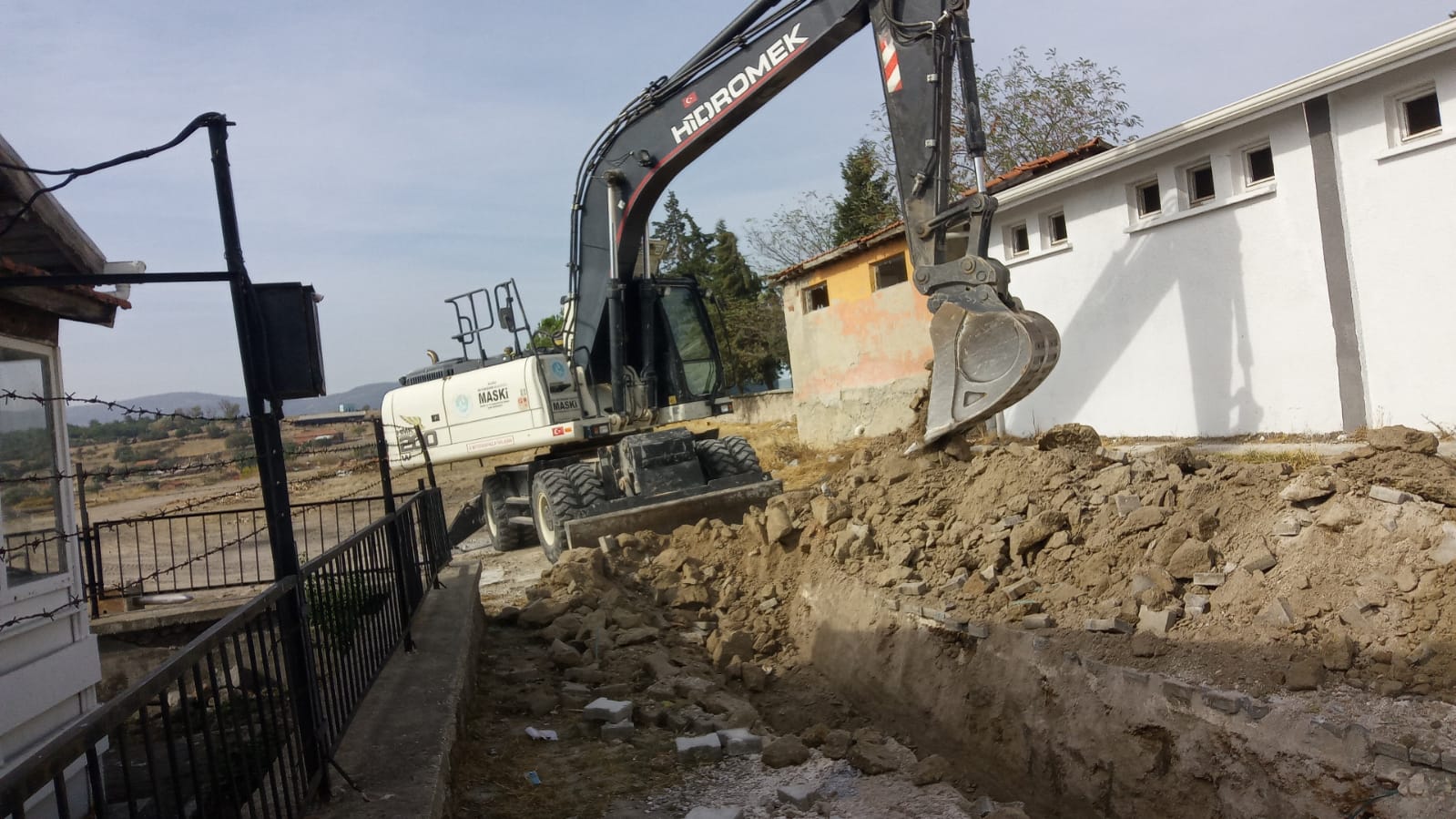 Arabacıbozköy Mahallesinde Kanalizasyon Hattı Döşeniyor (3)