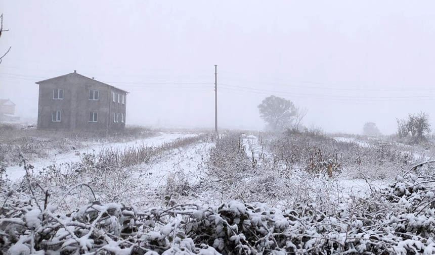 Manisada mevsimin ilk kar yağışı gerçekleşti