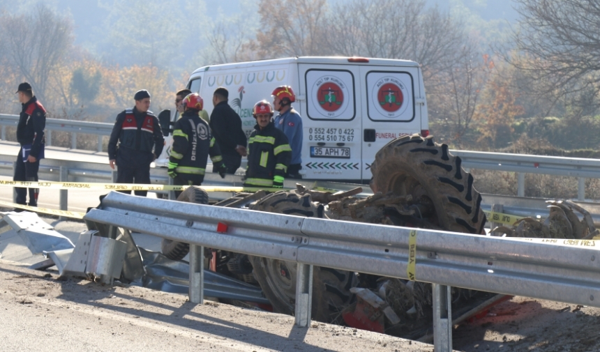 Denizli'de Traktör Kazası Sürücü Hayatını Kaybetti (3)