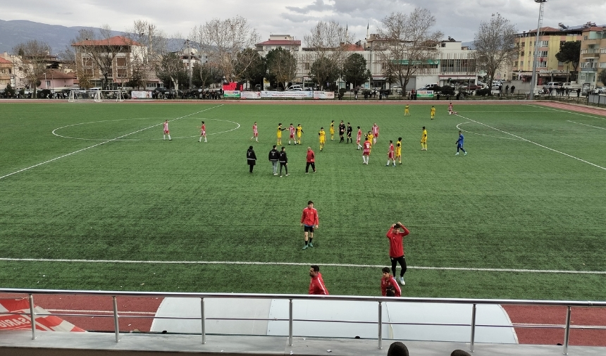 Sarıgöl Belediye Spor Alaşehir Üzümovalıspor12 (3)