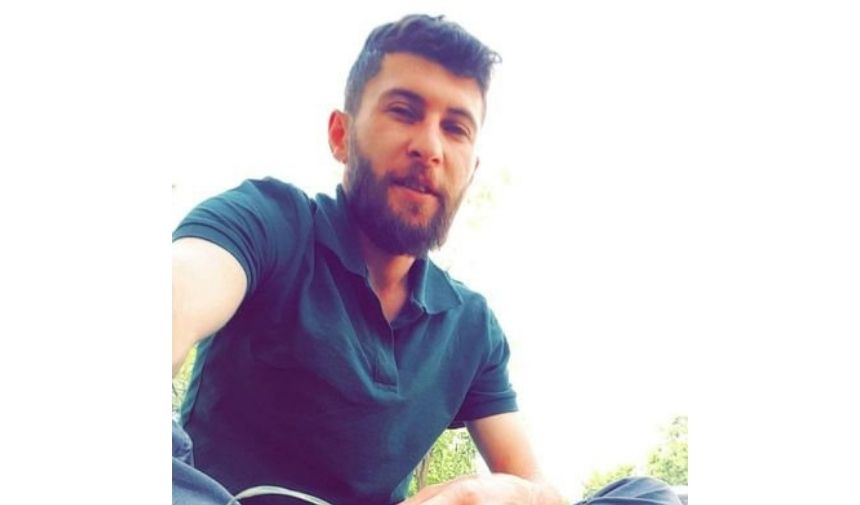Nöbet tuttuğu karakolda intihar ettiği öğrenilen 34 yaşındaki evli ve bir çocuk babası Mudurnulu Uzman Çavuş Mehmet Erdem Demirel’in intihar haberi sonrası Ailesi büyük üzüntü yaşarken, Mudurnu’da yasa boğuldu. 