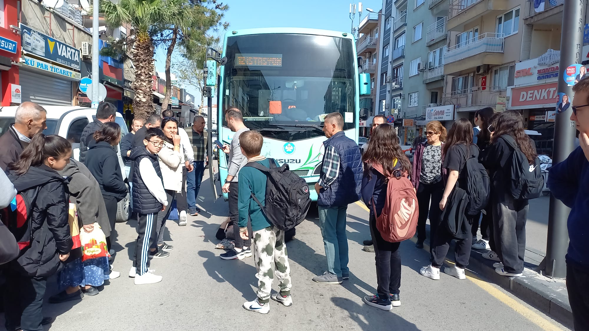 Manisa Halk Otobüsü Kadına Çarptı! (1)-1