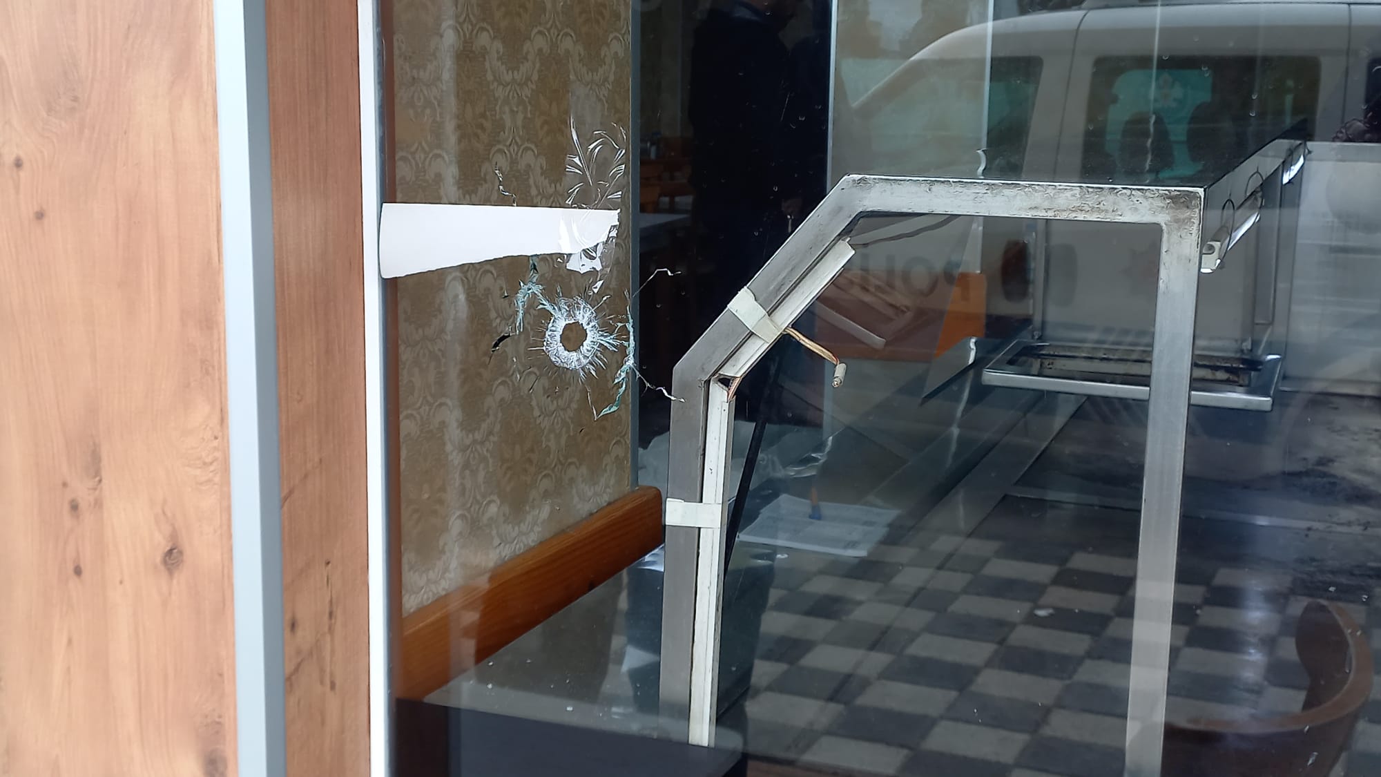 Manisa'da Lokantaya Silahlı Saldırı! (2)