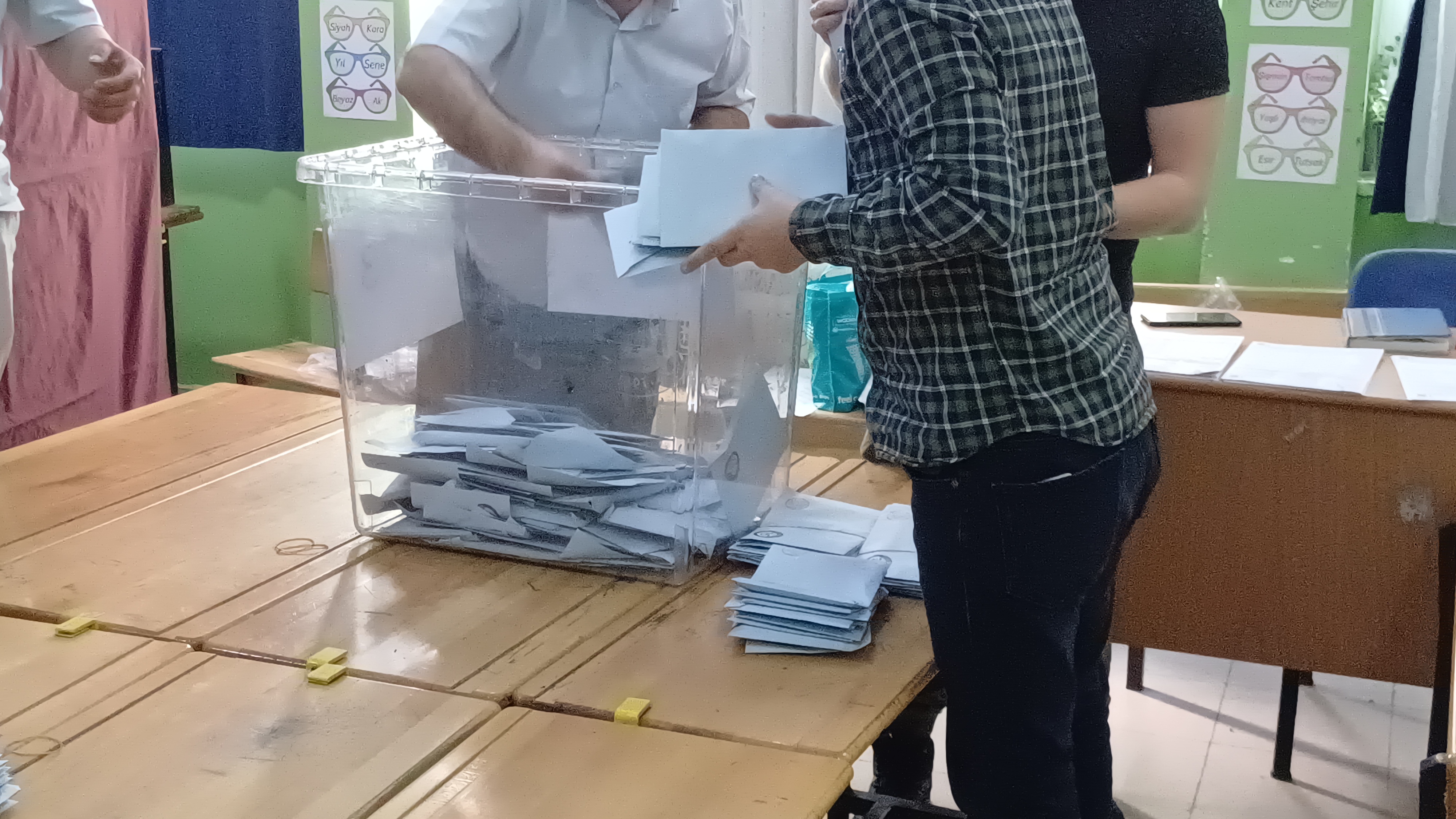Manisa'da Oy Sayımı Başladı (2)