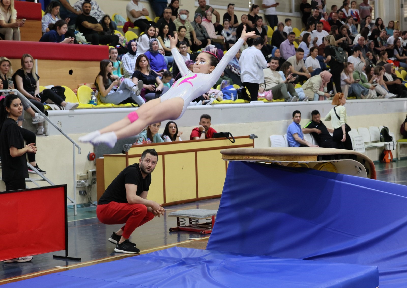 Manisa’da Artistik Cimnastik Il Birinciliği Yarışmaları Yapıldı (2)