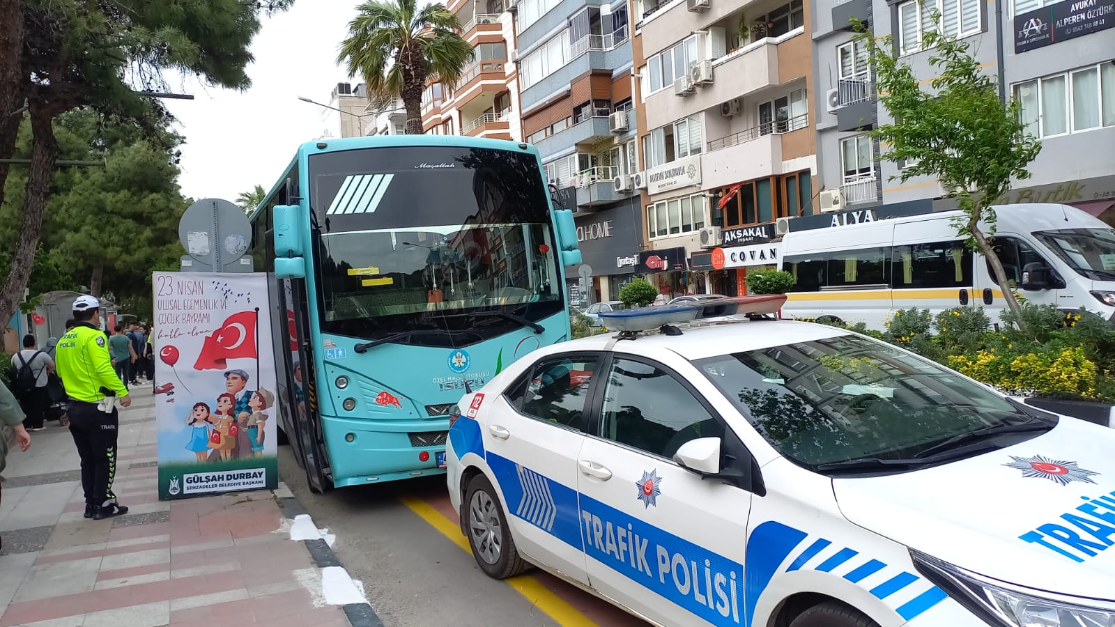Sarhoş Otobüs Şoförü Otobüsü Birakip Kaçti! (2)