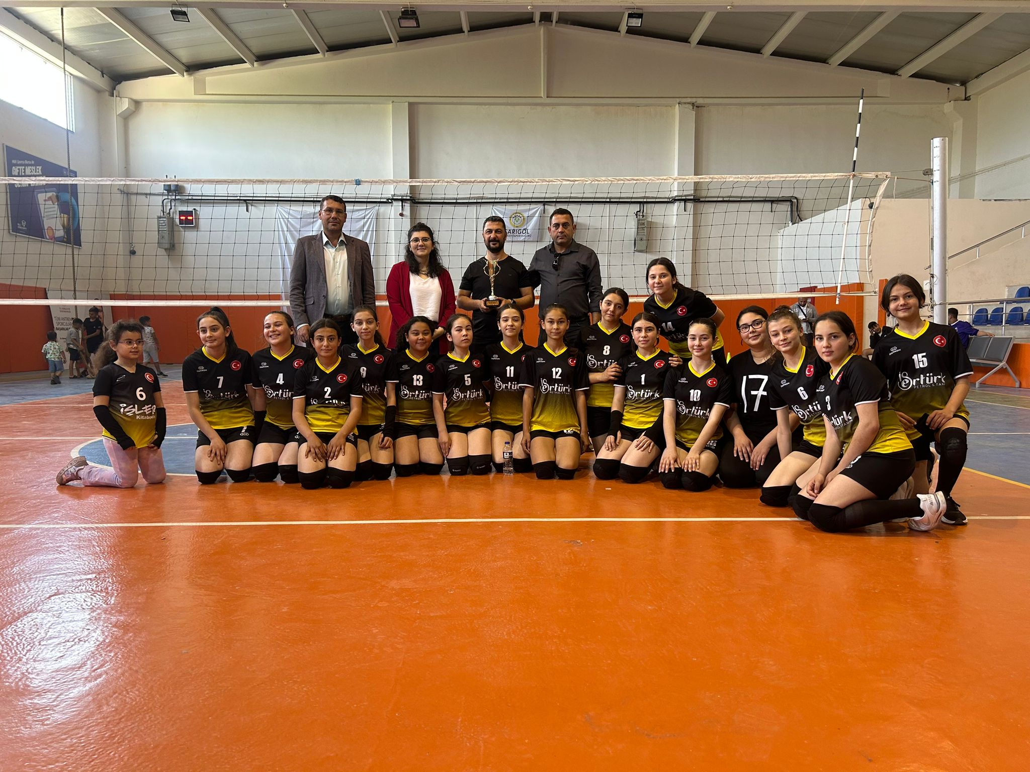 Sarıgöl'de Yıldız Kızlar Voleybol Turnuvası Tamamlandı-1